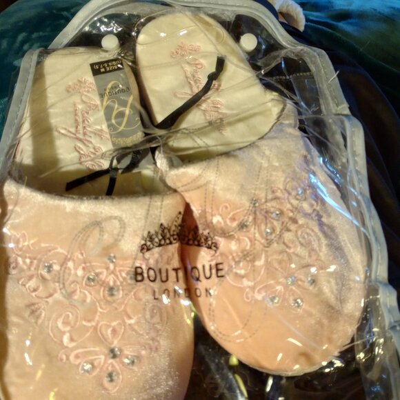 NIP Ladies slippers - Picture 1 of 3